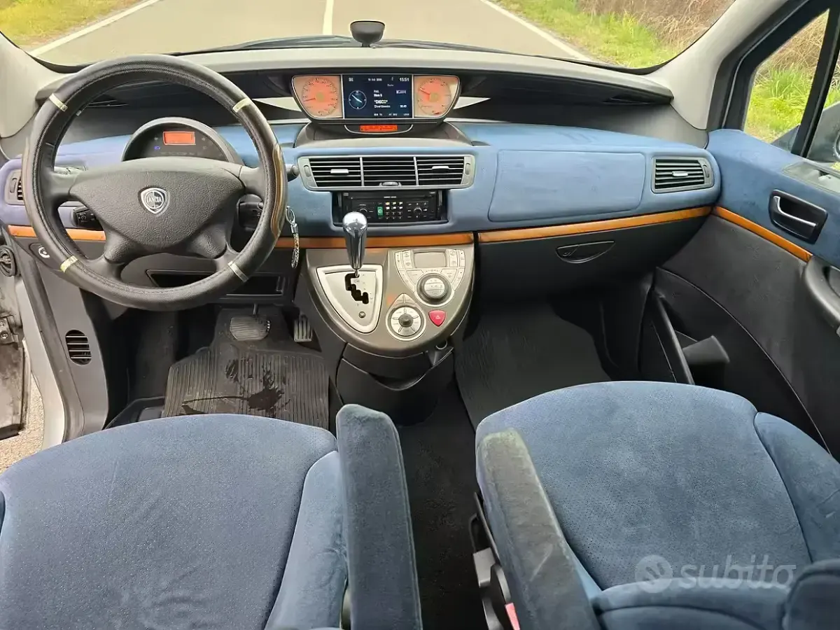 Usata Lancia Phedra 170 CV (125 kW) 2009 Grigio Monovolume