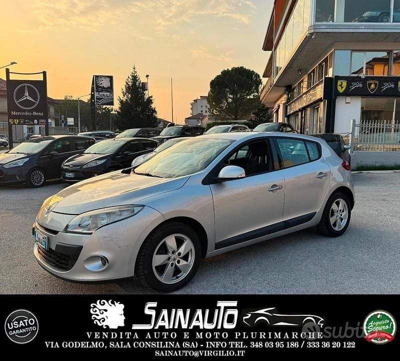 Grigio Usata 2009 Renault Mégane Luxe Berlina | 3500 € (Buon prezzo) - Immagine 1/4