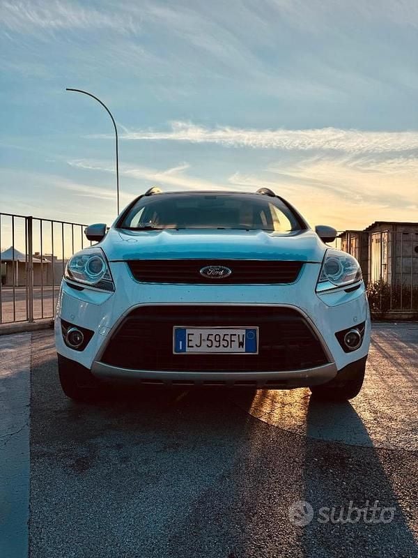 Usata Ford Kuga 163 CV (119 kW) 2011 Bianco SUV
