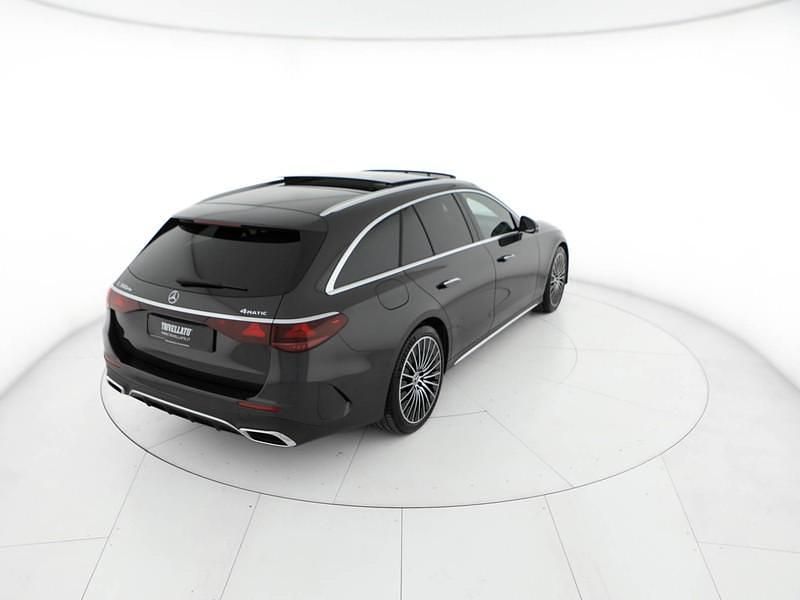 Usata Mercedes 300 AMG Line Premium 313 CV (230 kW) 2024 Grigio Station wagon