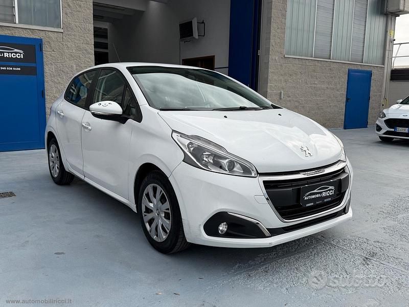 Usata Peugeot 208 Active 2016 Bianco Utilitaria