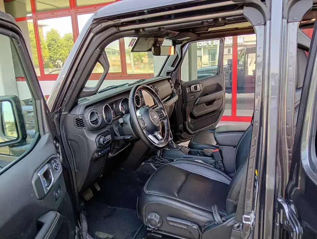 Usata Jeep Wrangler Sahara 272 CV (200 kW) 2022 Grigio SUV