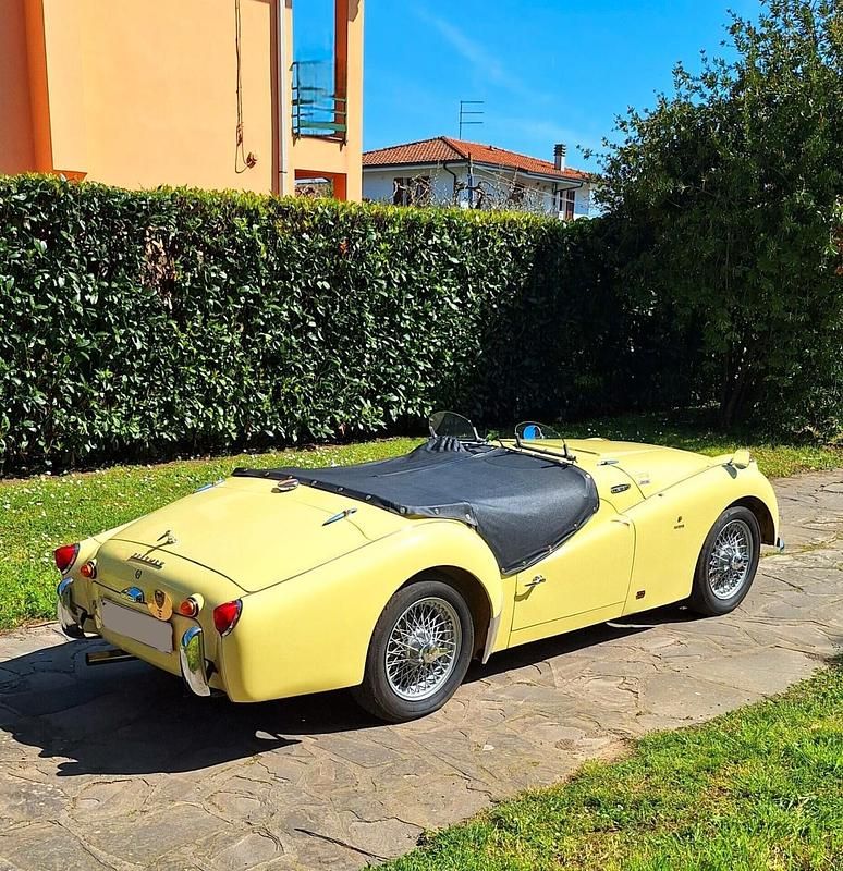 Usata Triumph TR3 97 CV (71 kW) 1959 Giallo Cabrio
