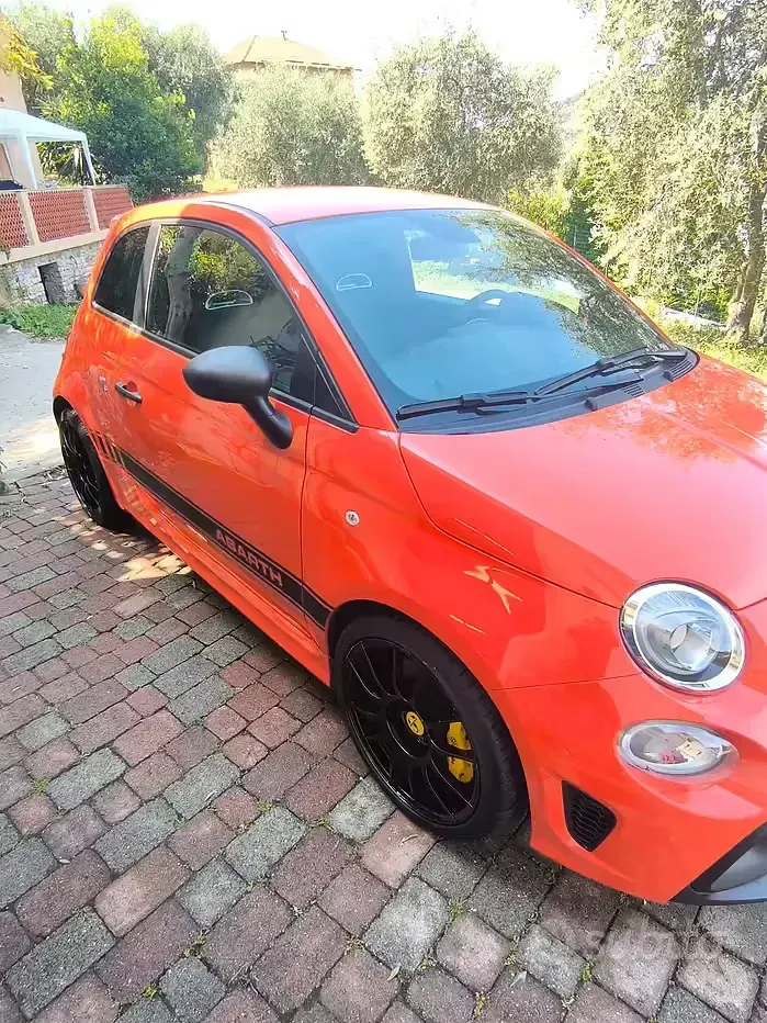 Usata Abarth 695 180 CV (132 kW) 2024 Utilitaria
