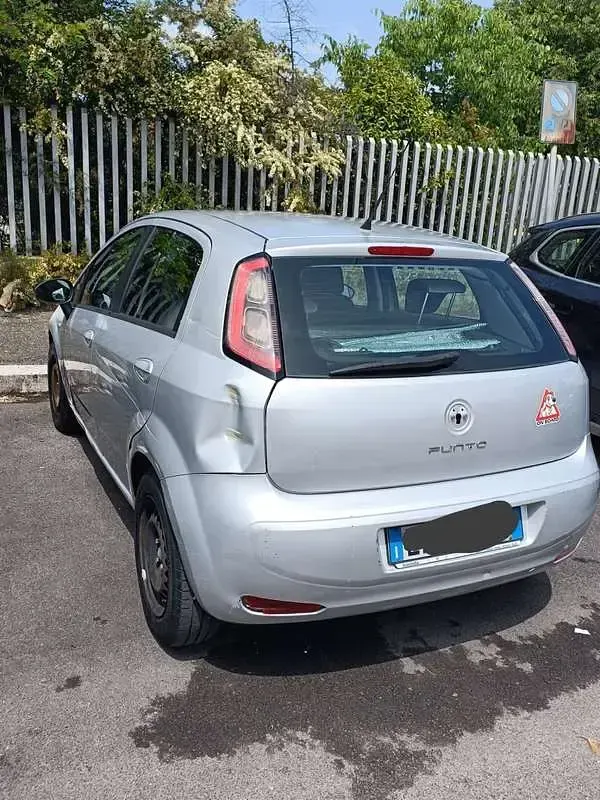 Usata Fiat Grande Punto Active 77 CV (56 kW) 2013 Utilitaria