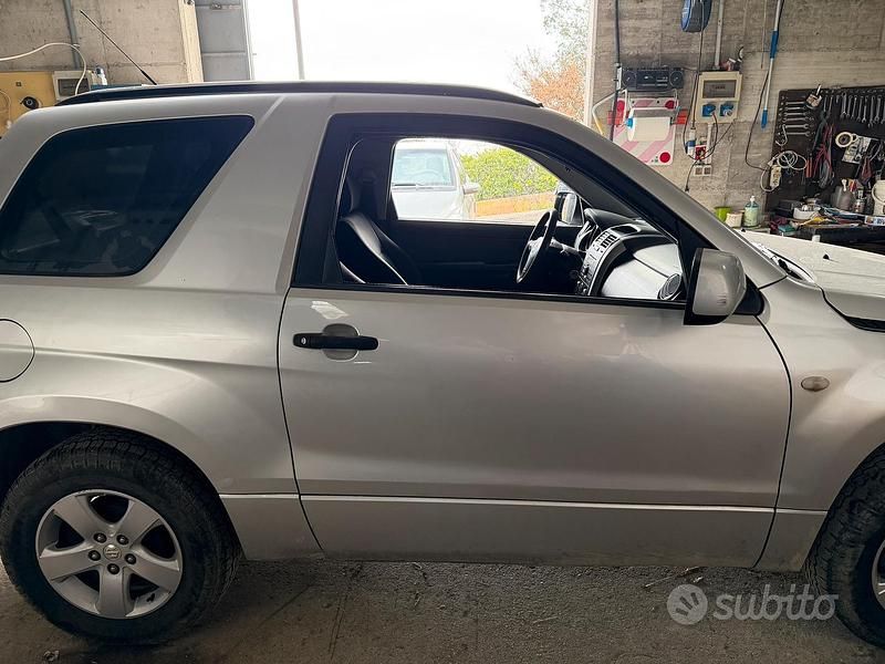 Usata Suzuki Vitara 2009 Grigio SUV