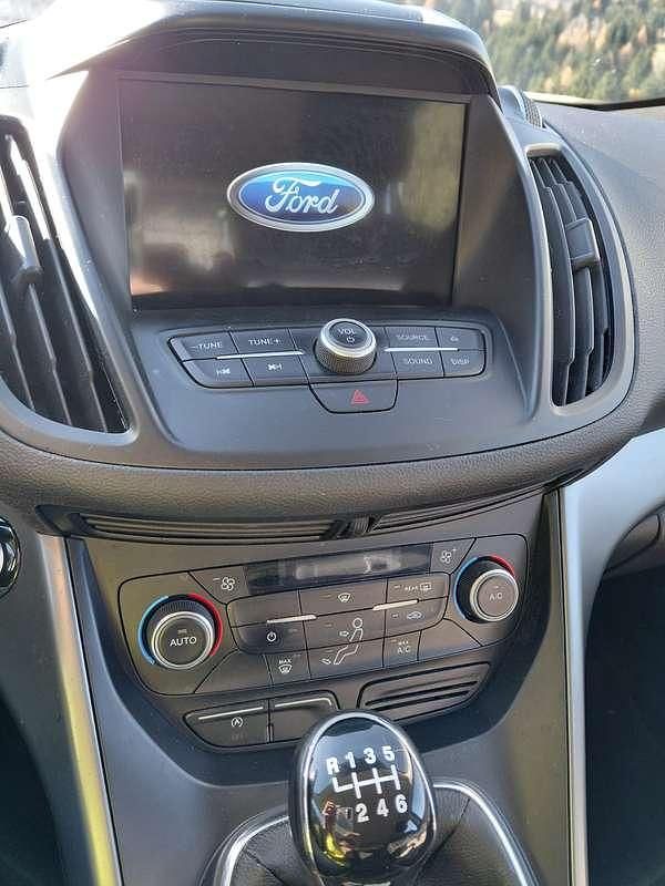 Usata Ford Kuga 163 CV (119 kW) 2017 Grigio SUV