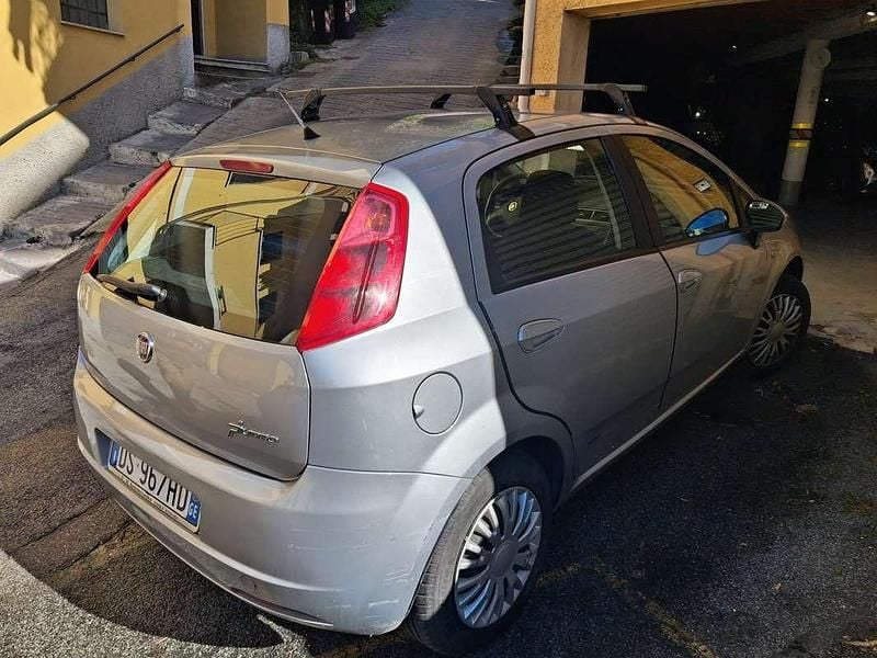 Usata Fiat Grande Punto Active 77 CV (56 kW) 2009 Argento Utilitaria