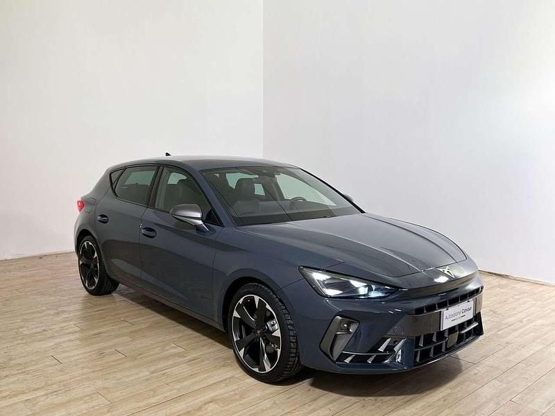 Usata Cupra Leon 150 CV (110 kW) 2025 Grigio Utilitaria