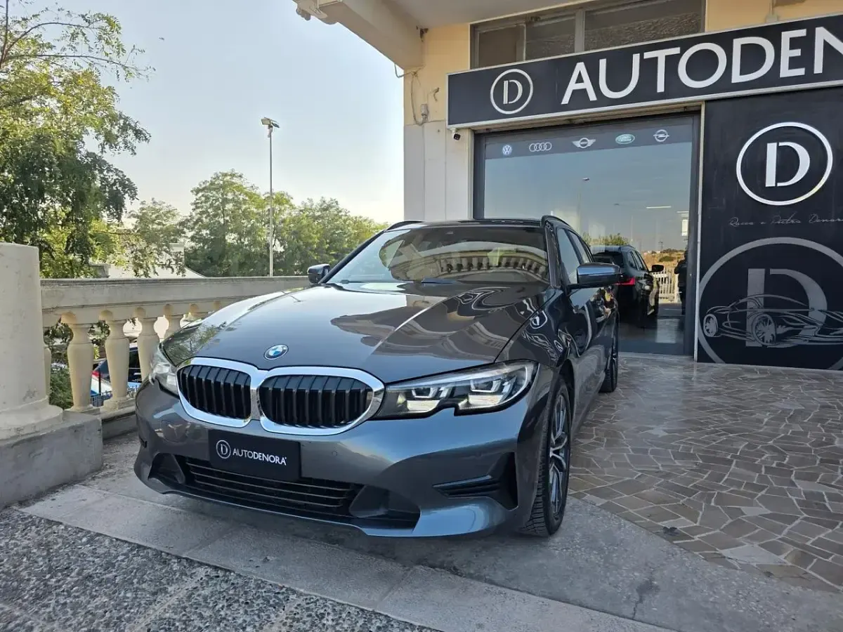 Usata BMW 318 150 CV (110 kW) 2021 Grigio Station wagon