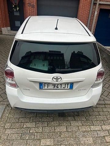 Usata Toyota Verso 132 CV (97 kW) 2016 Bianco Monovolume