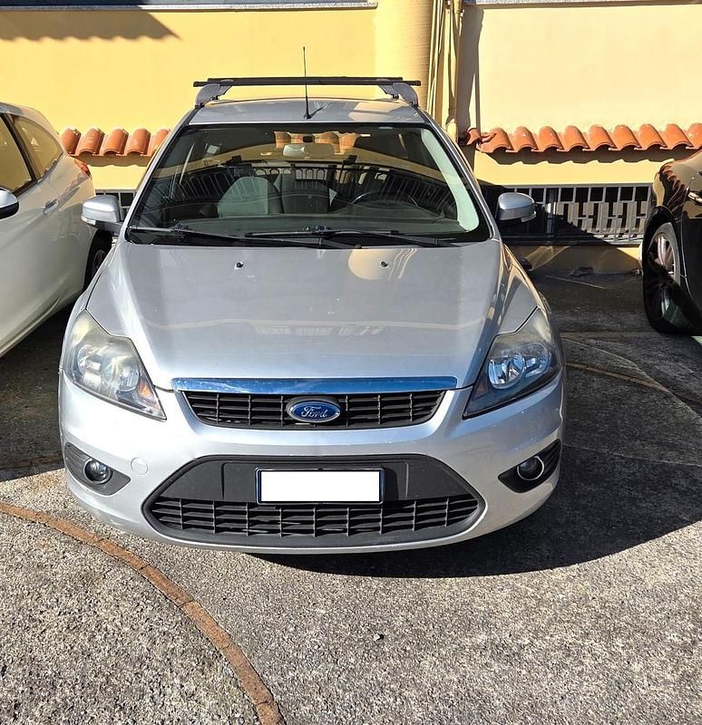 Grigio Usata 2011 Ford Focus Station wagon | 2300 € (Super prezzo) - Immagine 1/4