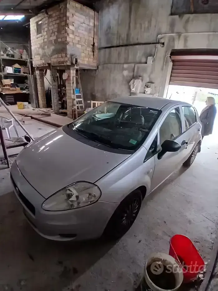 Usata Fiat Punto 75 CV (55 kW) 2010 Grigio Utilitaria