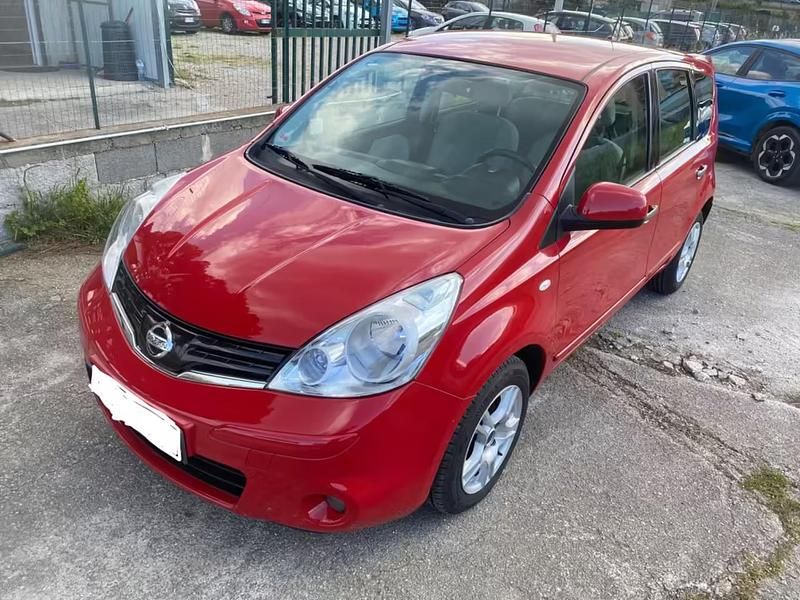 Usata Nissan Note Acenta 89 CV (65 kW) 2011 Rosso Utilitaria
