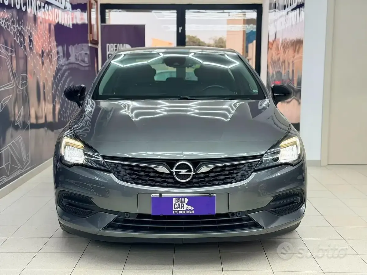 Usata Opel Astra Ultimate 122 CV (89 kW) 2021 Grigio Berlina