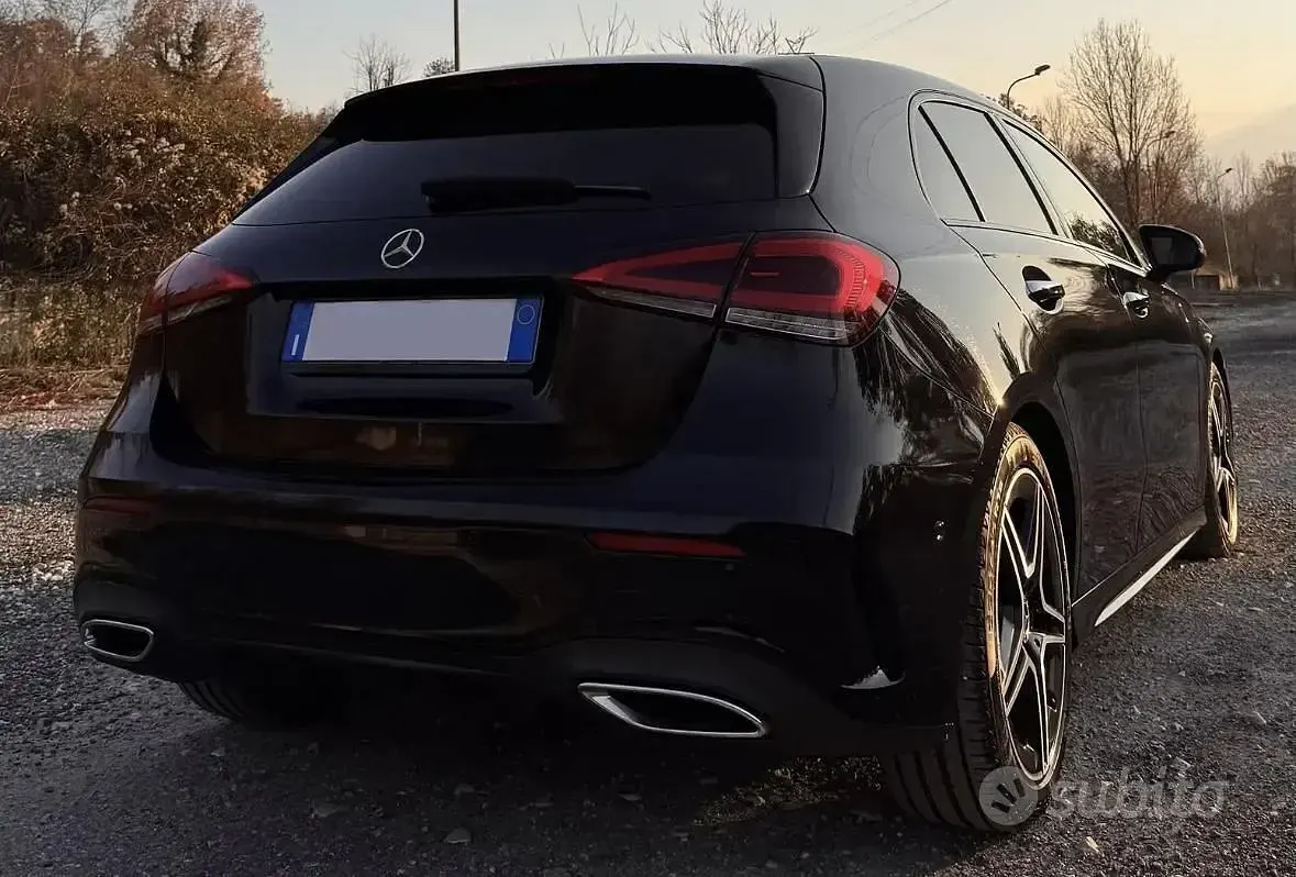 Usata Mercedes A180 Premium 116 CV (85 kW) 2020 Nero Utilitaria
