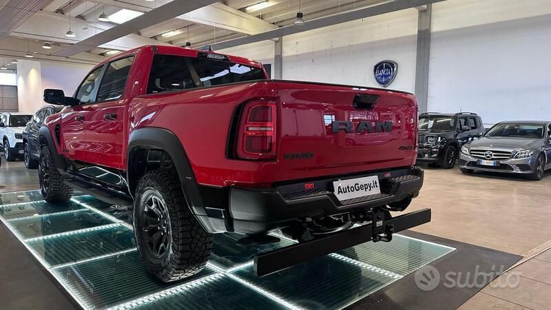 Nuova RAM 1500 540 CV (397 kW) 2025 Rosso Pick-up