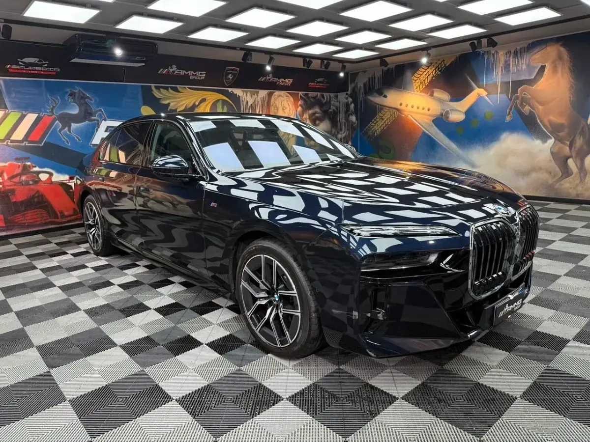Usata BMW 740 M Sport 286 CV (210 kW) 2025 Blu Berlina
