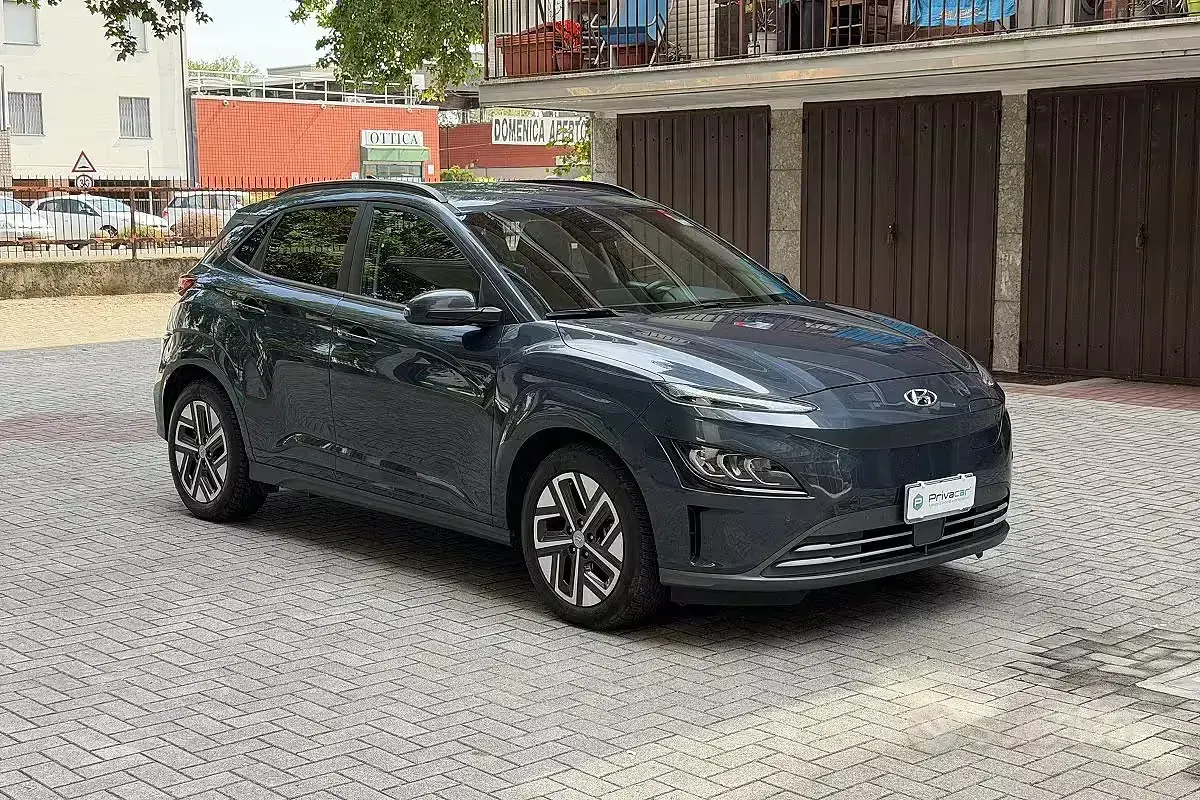 Usata Hyundai Kona 27 kW (38 CV) 2023 Bluazzurro SUV