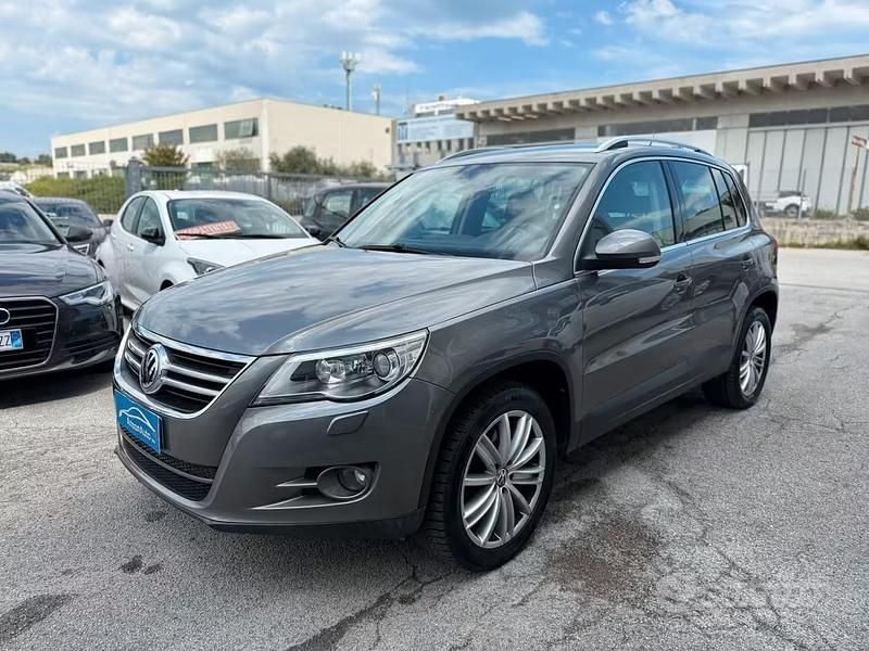 Usata VW Tiguan 170 CV (125 kW) 2008 Grigio SUV