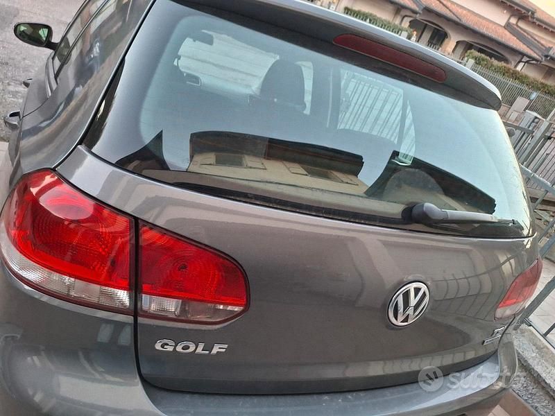 Usata VW Golf VI 105 CV (77 kW) 2011 Grigio Utilitaria