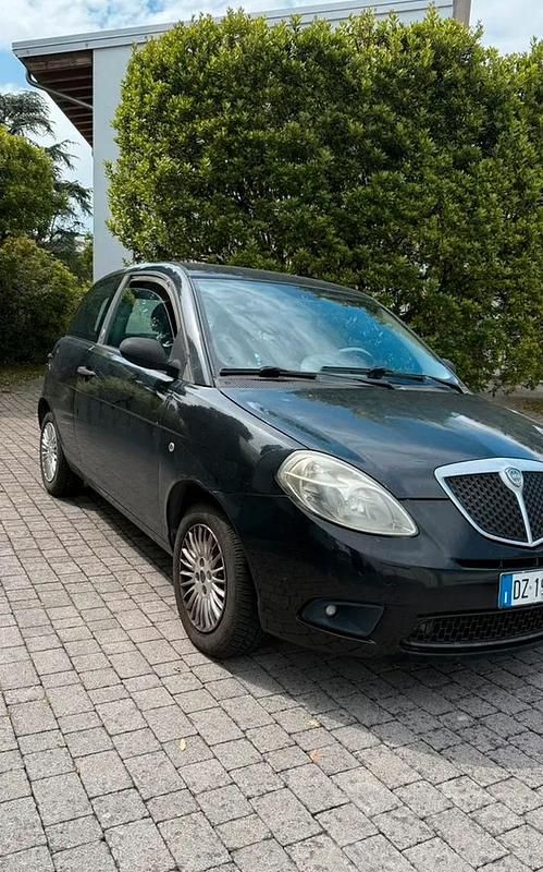 Usata Lancia Ypsilon 78 CV (57 kW) 2009 Nero Utilitaria