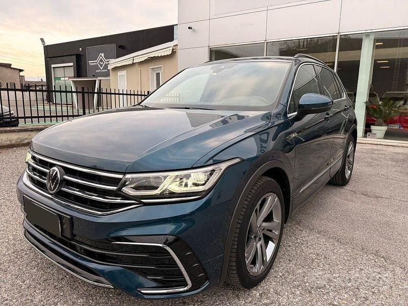 Usata VW Tiguan R-line 150 CV (110 kW) 2022 Blu SUV