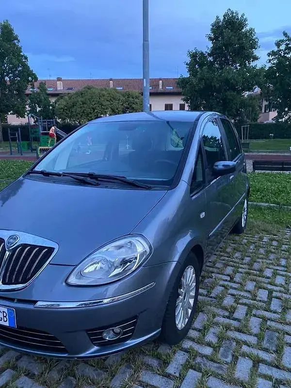 Usata Lancia Musa 95 CV (69 kW) 2012 Blu/azzurro Monovolume