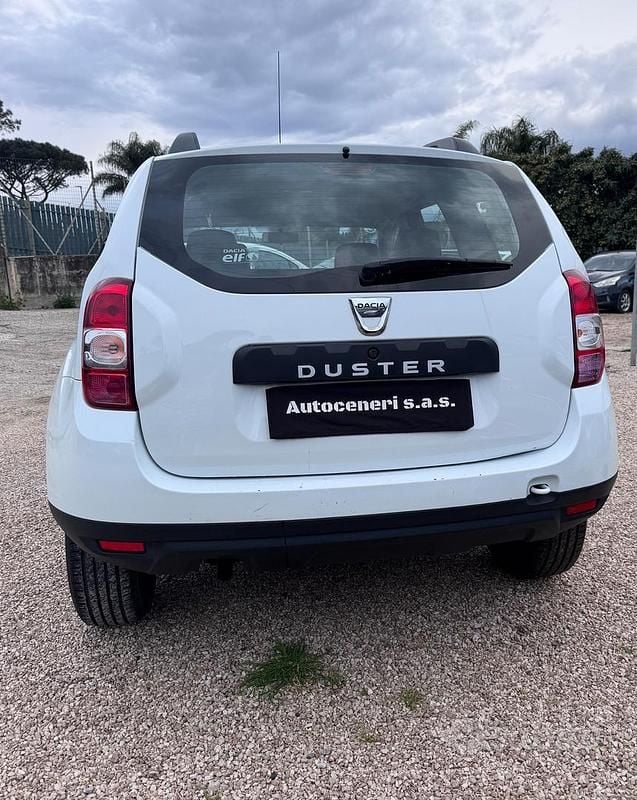 Usata Dacia Duster Lauréate 110 CV (80 kW) 2015 Bianco SUV