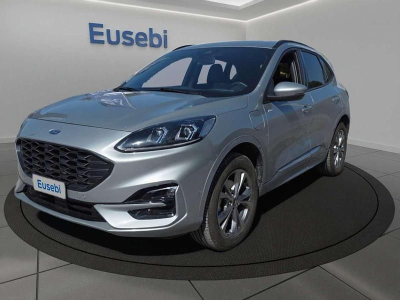 Usata Ford Kuga ST-Line X 152 CV (111 kW) 2023 Solar silver SUV