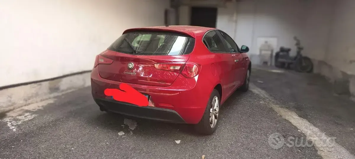 Usata Alfa Romeo Giulietta 105 CV (77 kW) 2011 Rosso Utilitaria