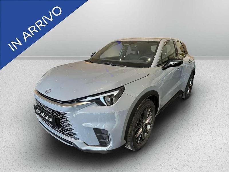 Cement grey Nuova 2025 Lexus LBX SUV | 33.650 € (Buon prezzo) - Immagine 1/4