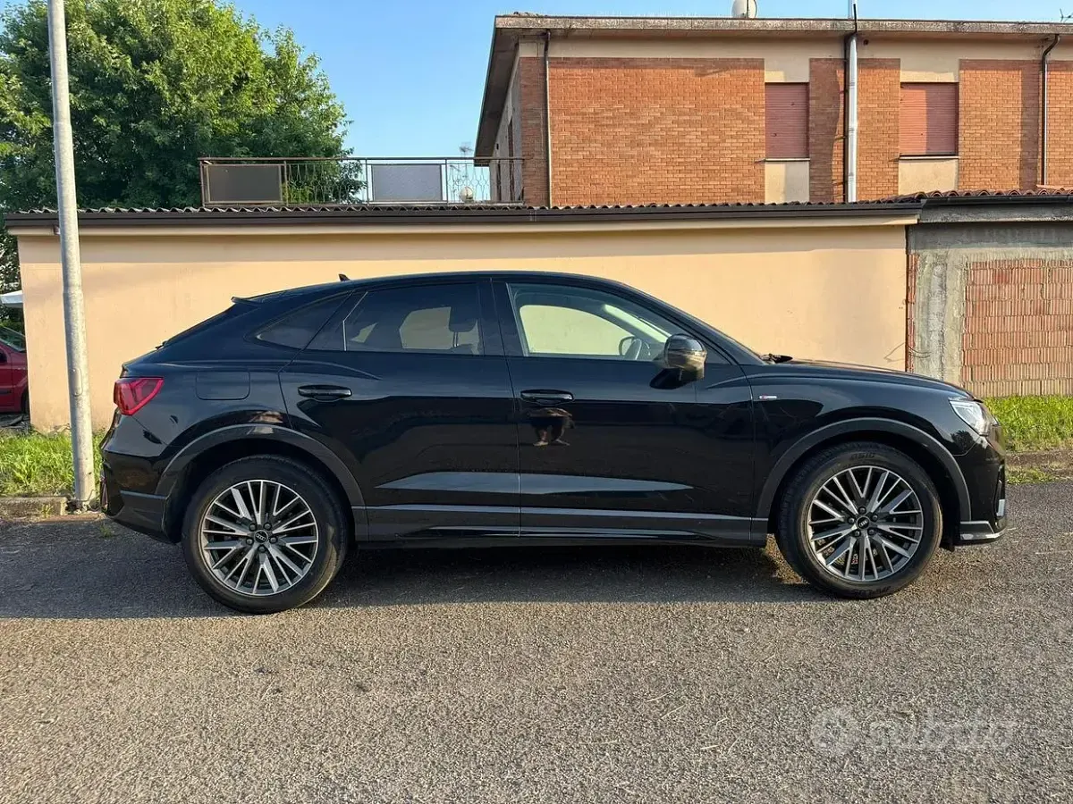 Usata Audi Q3 Sportback Black Edition 150 CV (110 kW) 2022 Nero SUV