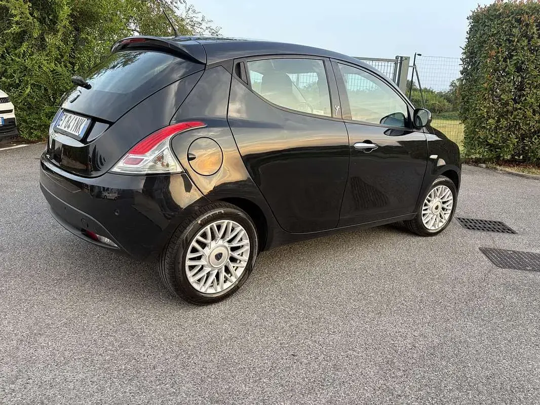 Usata Lancia Ypsilon S 95 CV (69 kW) 2015 Utilitaria