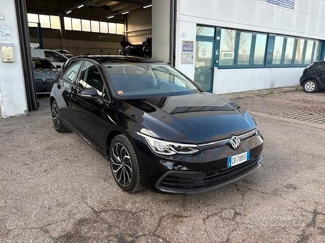 Usata VW Golf VIII Life 110 CV (80 kW) 2023 Nero Berlina