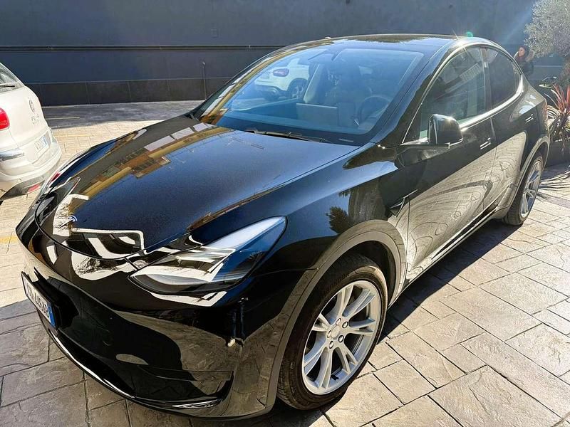 Usata Tesla Model Y RWD 378 kW (514 CV) 2024 Nero SUV