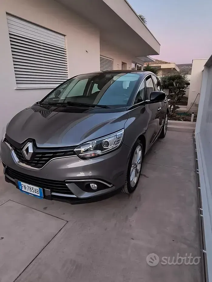 Usata Renault Scénic IV 110 CV (80 kW) 2018 Grigio Monovolume