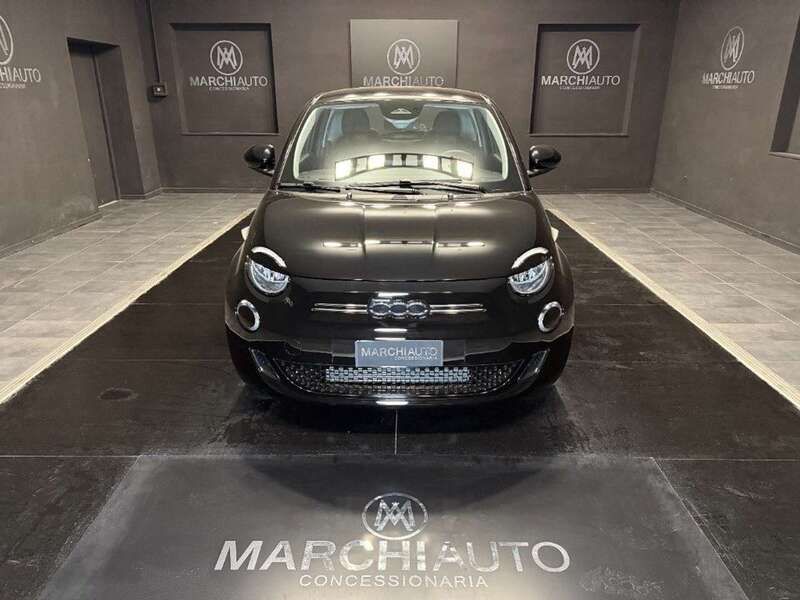 Usata Fiat 500e Red 86 kW (118 CV) 2025 Nero Berlina