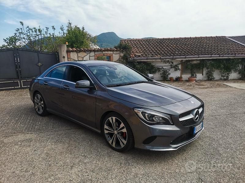 Usata Mercedes CLA200 136 CV (100 kW) 2017 Grigio Berlina