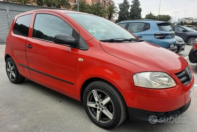 Usata VW Fox 54 CV (39 kW) 2008 Rosso Utilitaria