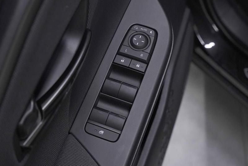 Usata Toyota C-HR Active 140 CV (102 kW) 2025 Nero SUV