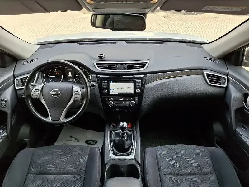 Usata Nissan X-Trail Acenta Premium 131 CV (96 kW) 2017 Bianco perlato SUV