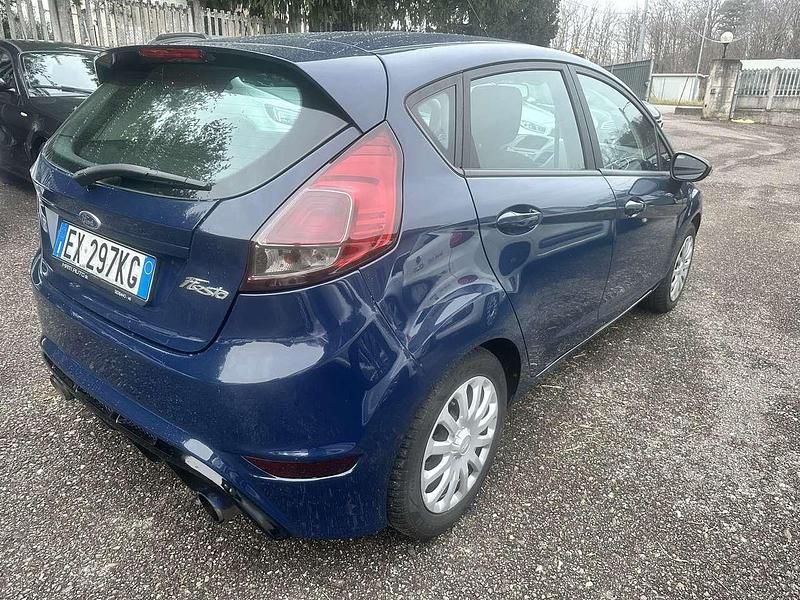 Usata Ford Fiesta Titanium 80 CV (58 kW) 2014 Blu/azzurro Berlina