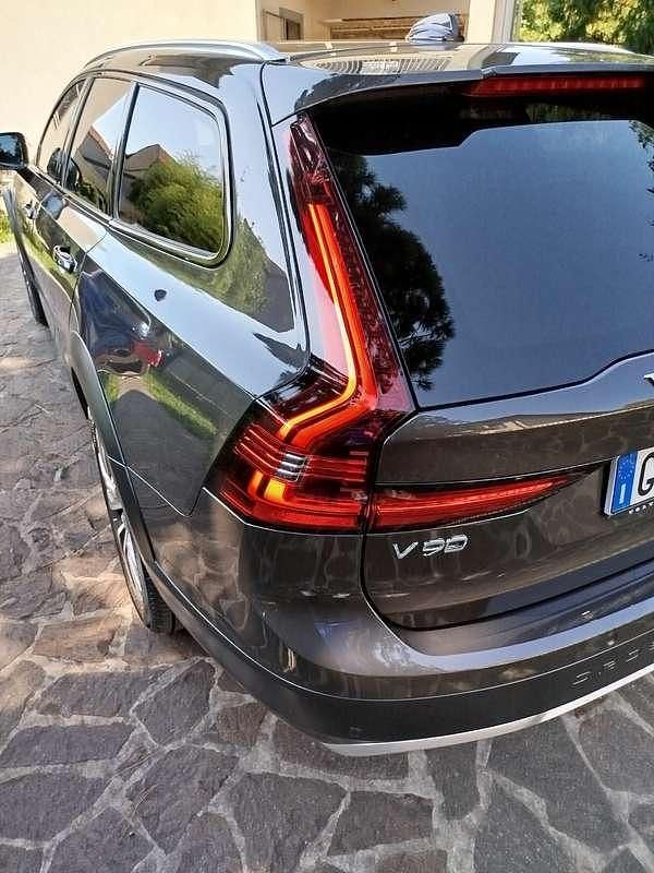 Usata Volvo V90 CC Plus 197 CV (144 kW) 2024 Grigio Station wagon