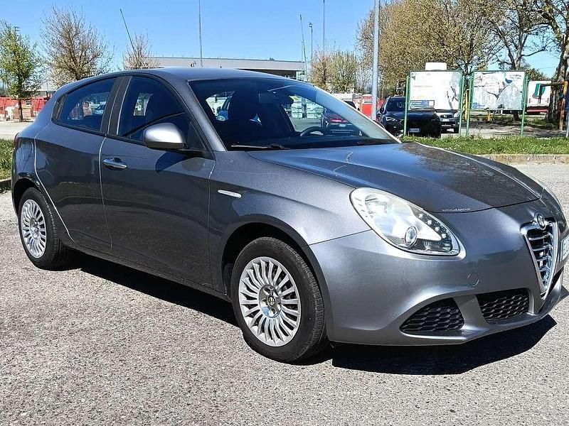 Usata Alfa Romeo Giulietta 120 CV (88 kW) 2011 Grigio Utilitaria