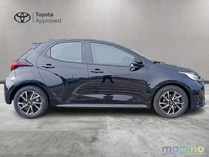 Usata Toyota Yaris Hybrid Trend 116 CV (85 kW) 2022 Nero Berlina