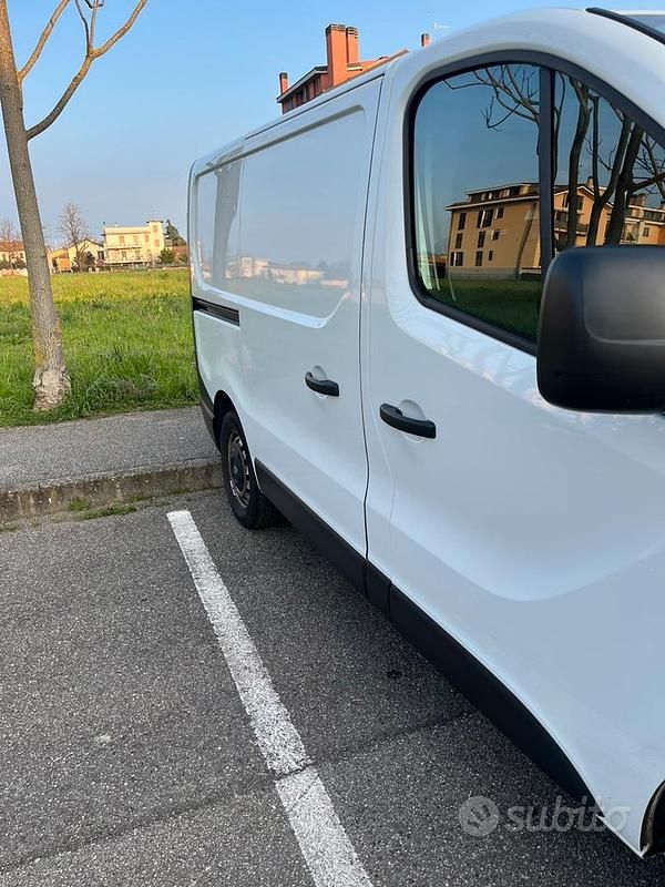 Usata Renault Trafic 125 CV (91 kW) 2016 Bianco Monovolume