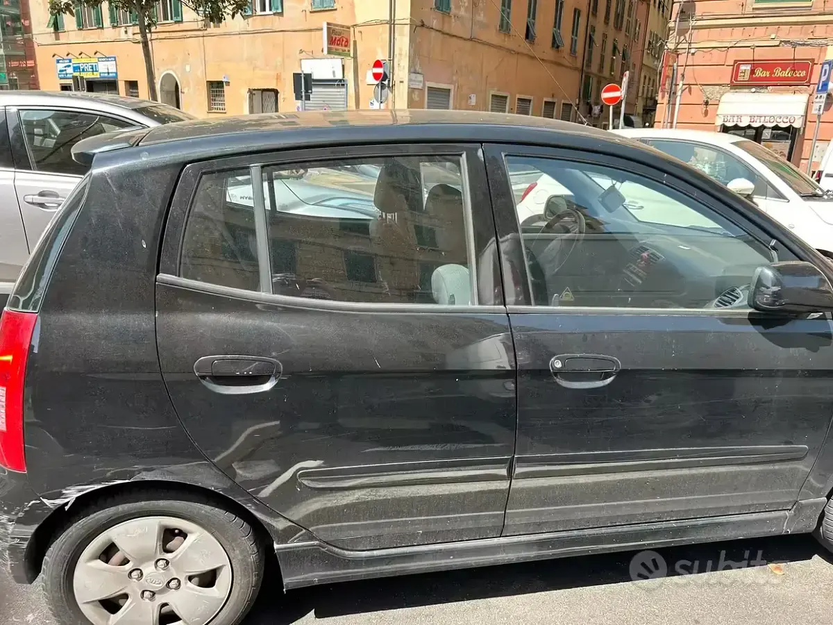 Usata Kia Picanto 75 CV (55 kW) 2006 Nero Utilitaria