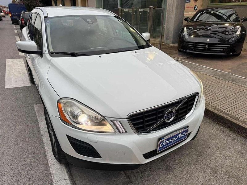 Usata Volvo XC60 Business Edition 163 CV (119 kW) 2013 Bianco SUV