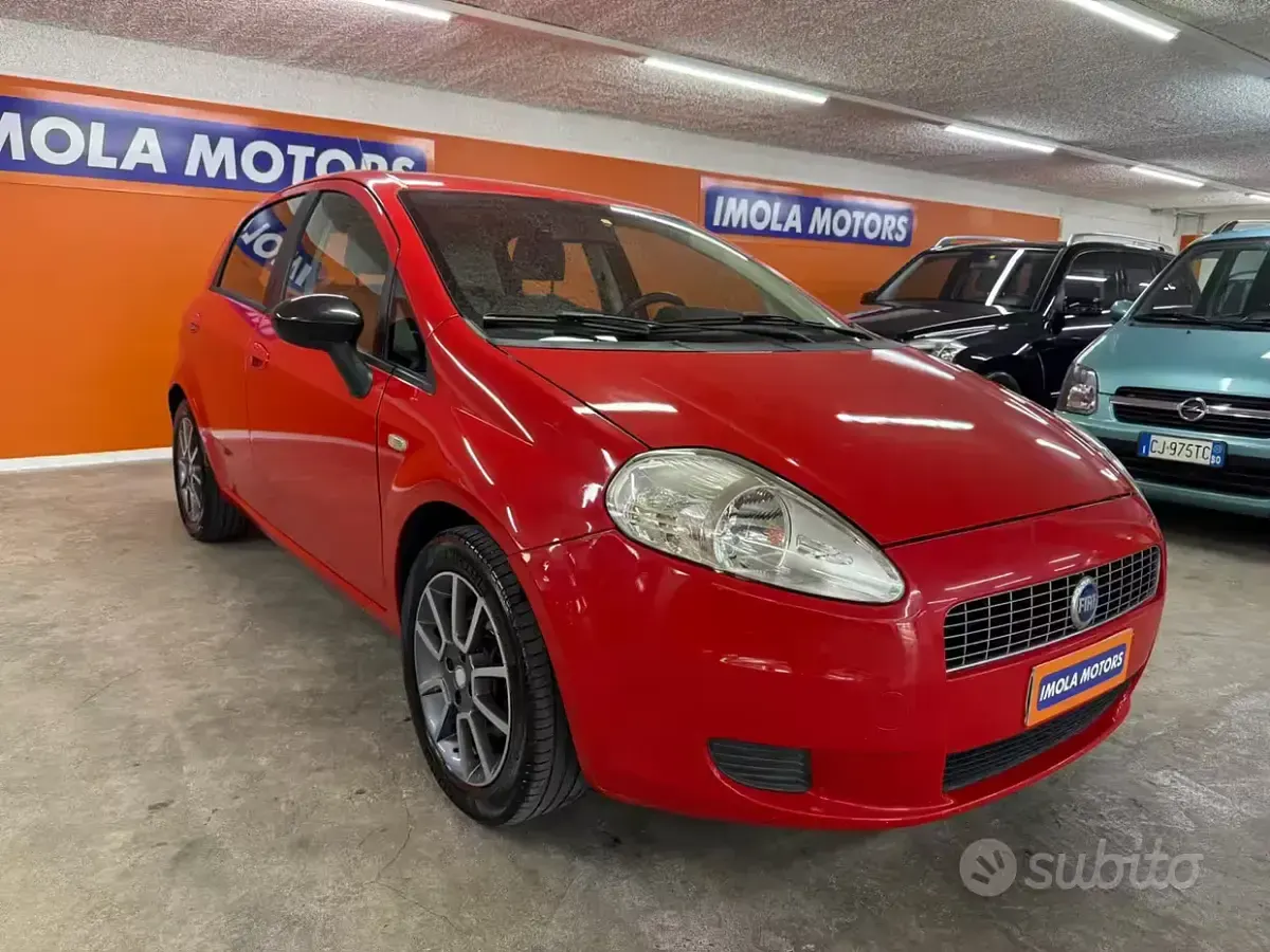 Usata Fiat Grande Punto Sport 90 CV (66 kW) 2007 Rosso Utilitaria